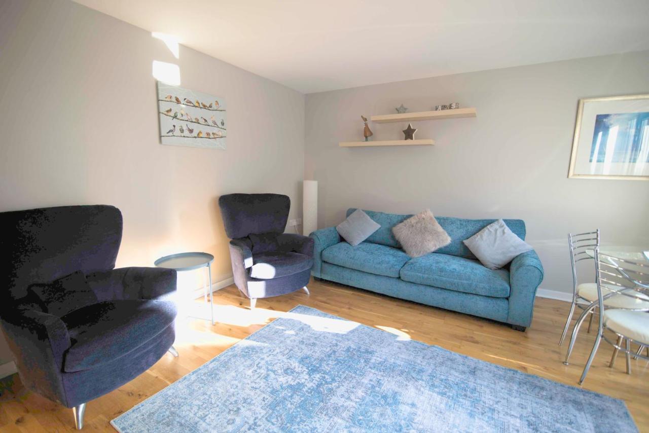 Bright Contemporary Merchant City Flat In Central Location Glasgow Exterior photo